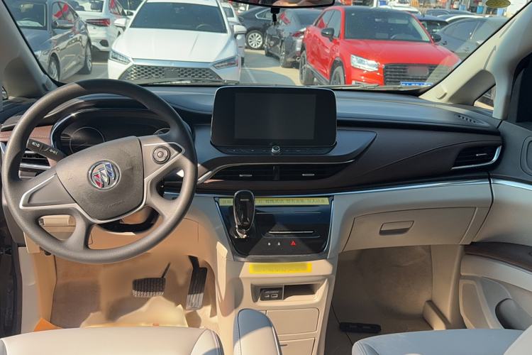 Used Buick GL8 2022 Land Cruiser Executive Class 652T Comfort Model
