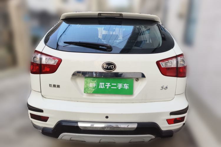 Used BYD S6 2014 2.0L Manual Luxury 5-Seater