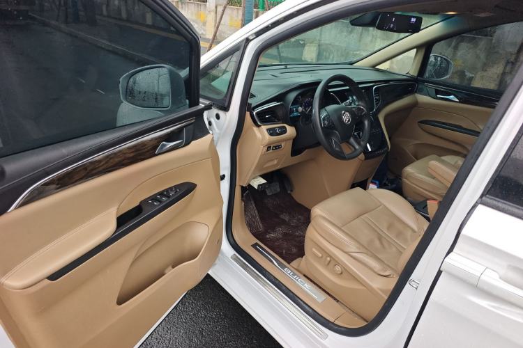 Used Buick GL8 2017 ES 28T Flagship Model China V Standard
