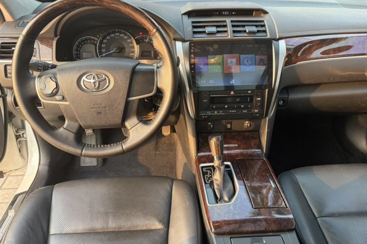Used Toyota Camry 2016 2.0G 10th Anniversary Leading Edition
