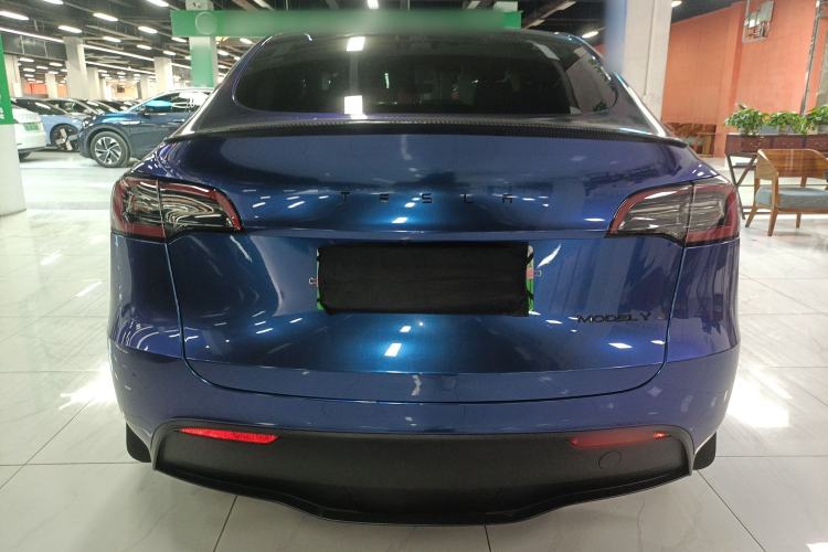 Used Tesla Model Y 2023 Long-Range All-Wheel-Drive Version
