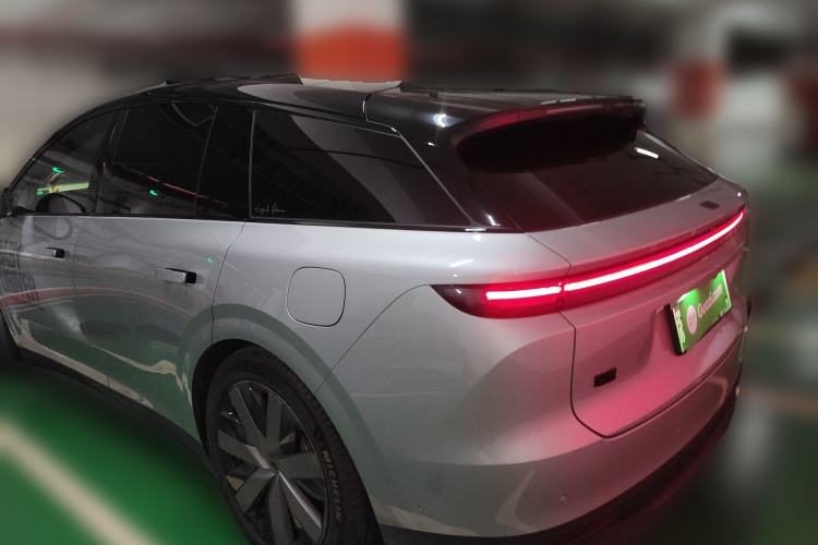 Used Li Auto Li Auto i6 2025 Model Four-Wheel-Drive Standard Type
