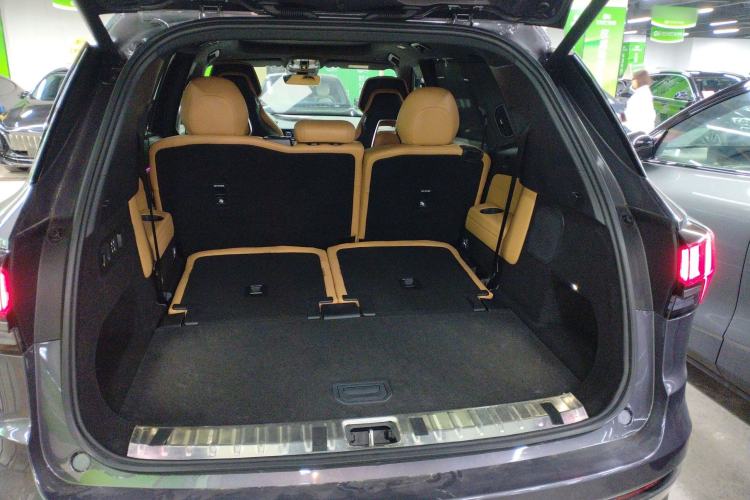 Used Lynk & Co 09 EM-P 2023 2.0TD EM-P Long-Range Version PM 7-Seater