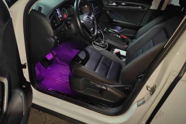 Used Volkswagen T-ROC 2019 280TSI DSG Two-Wheel Drive Comfort Version China VI Standard
