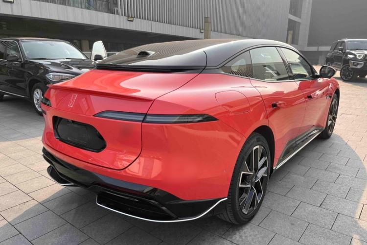 Used  06 2025 Max Extended-Range Edition