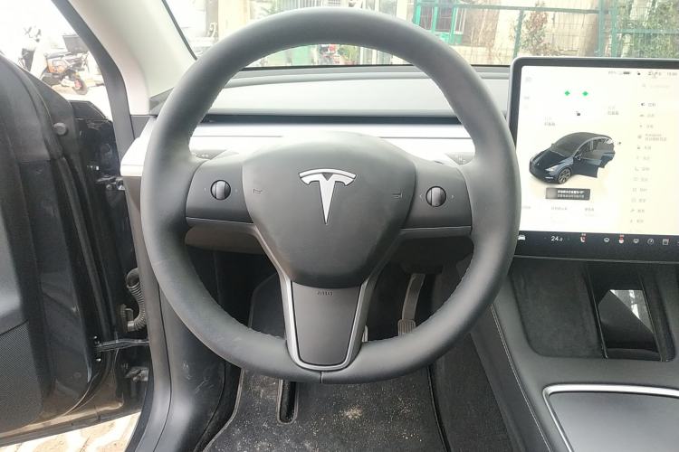Used Tesla Model Y 2024 Rear-Wheel-Drive Version
