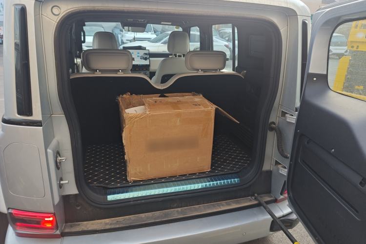 Used  V23 2026 Model 401 Two-Wheel Drive Super Sports Edition
