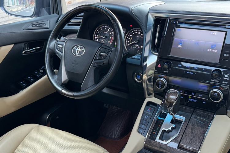 Used Toyota Alphard 2018 Revised Version 3.5L Premium Edition

