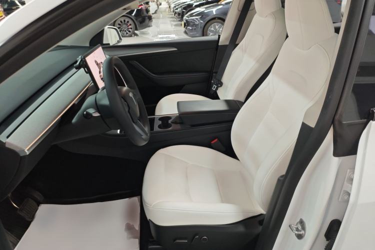 Used Tesla Model Y 2023 Long-Range All-Wheel-Drive Version