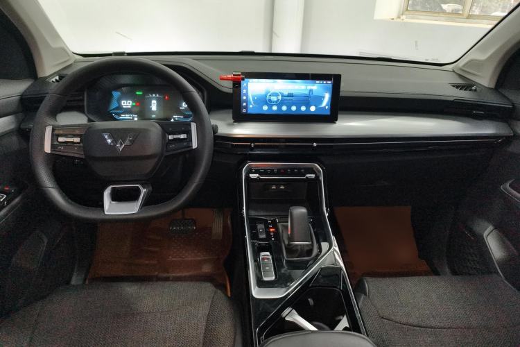 Used Wuling Asta 2022 2.0L DHT Electric-Speed Version
