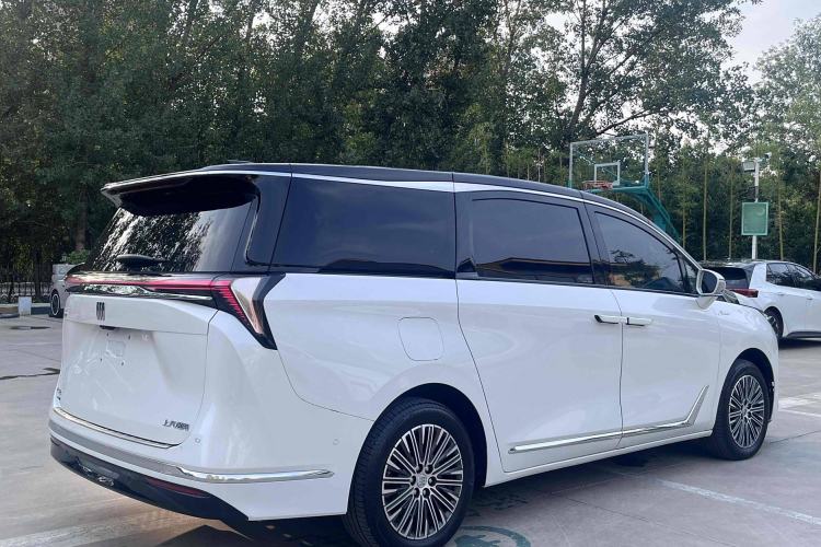 Used Buick GL8 New Energy 2024 Lu Zun Luxury Edition 7-Seater
