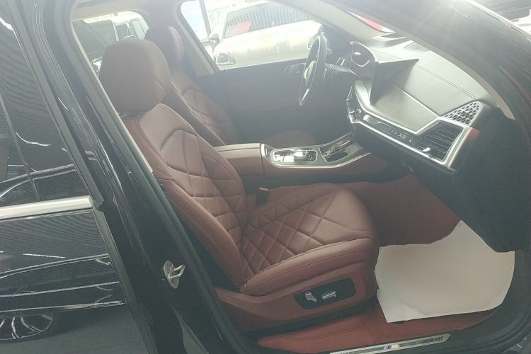 Used BMW X5 2023 xDrive 30Li Luxury M Sport Package