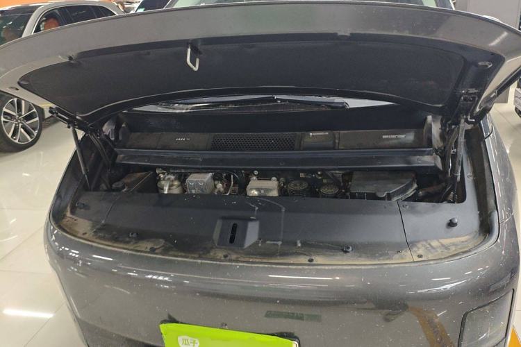 Used Li Auto MEGA 2024 Ultra Model
