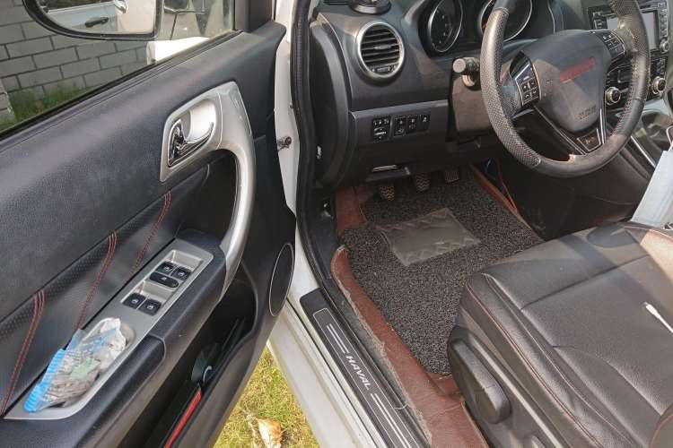 Used Haval H6 2015 Upgraded Model 1.5T Manual Two-Wheel Drive Elite Version
