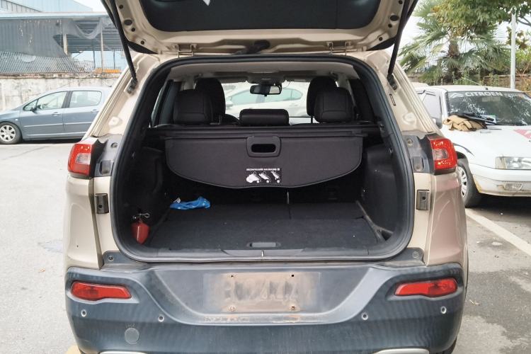 Used  Cherokee 2017 2.0L Superior Edition
