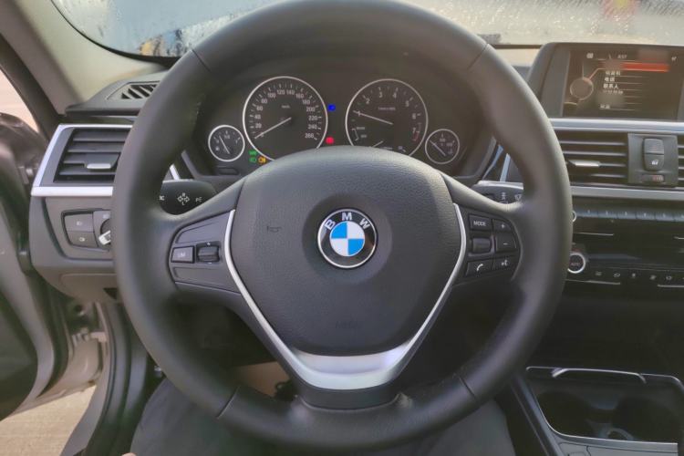 Used BMW 3 Series 2016 320Li Ambition Model
