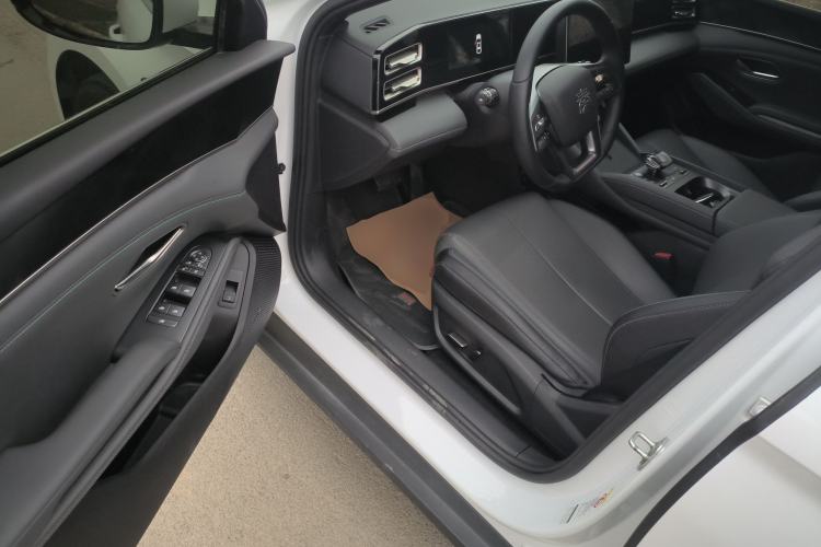 Used BYD Qin L 2025 DM-i Smart Drive 120KM Leading Model