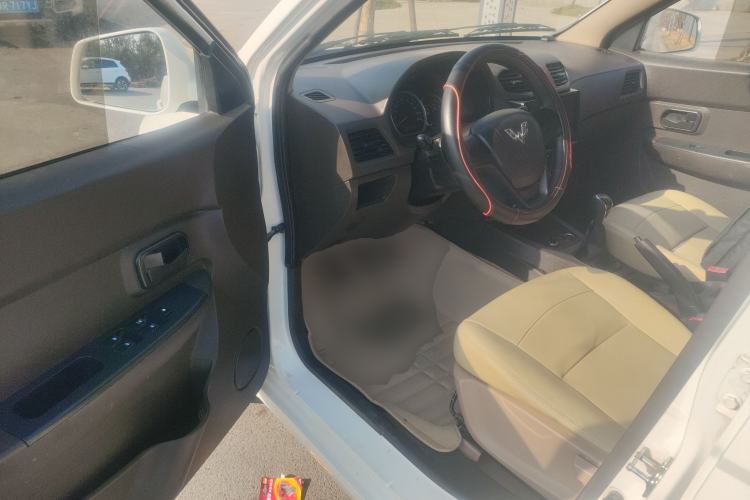 Used Wuling Hongguang 2014 1.5L S Standard Version
