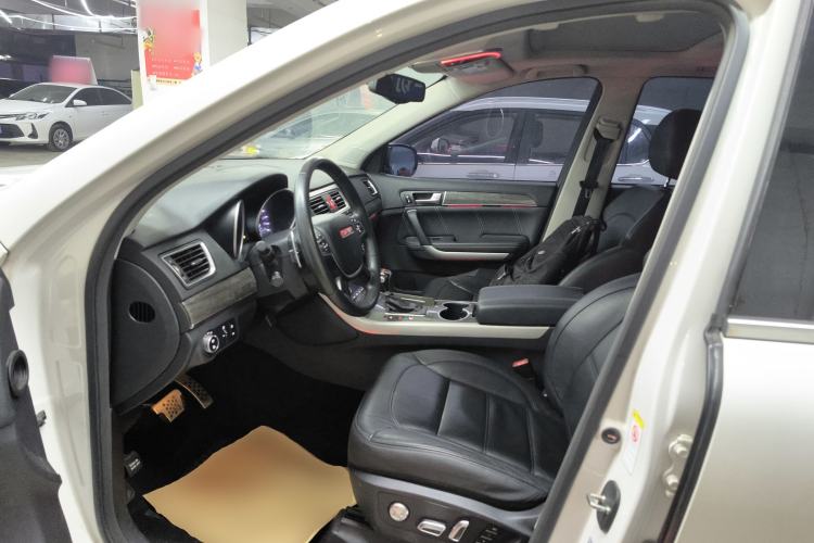 Used Haval H8 2015 2.0T Two-Wheel Drive Luxury Edition
