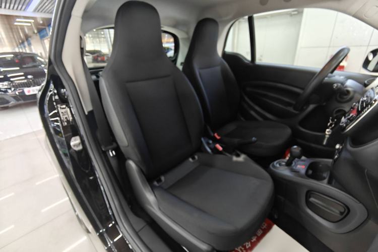 Used  fortwo 2018 1.0L 52kW Hardtop Dynamic Version China V
