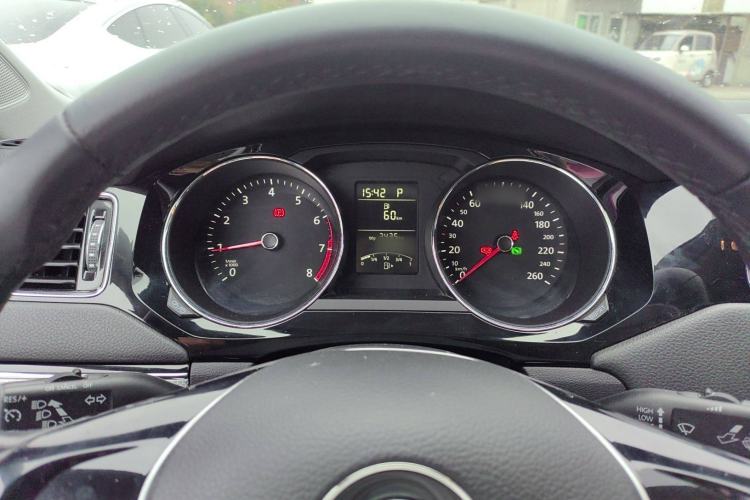 Used Volkswagen Sagitar 2015 1.6L Automatic Comfort Model
