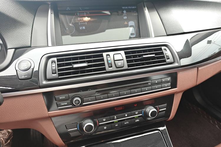 Used BMW 5 Series 2014 520Li Elegant Model
