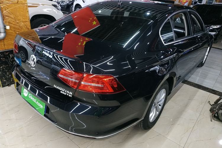 Used Volkswagen Magotan 2017 280TSI DSG Comfort Model
