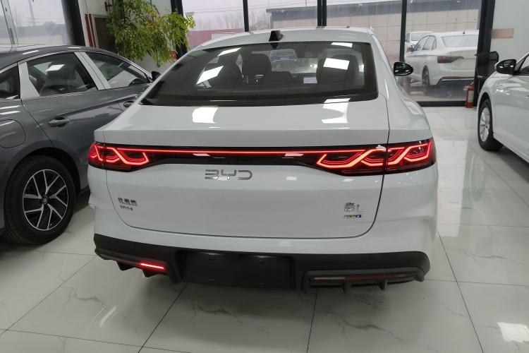 Used BYD Qin L 2025 DM-i Smart Drive 120KM Leading Model
