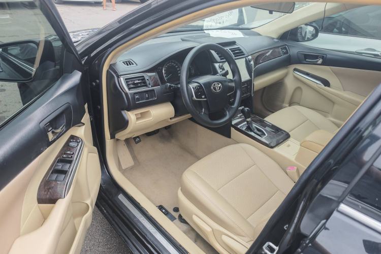 Used Toyota Camry 2016 2.0E 10th Anniversary Elite Edition
