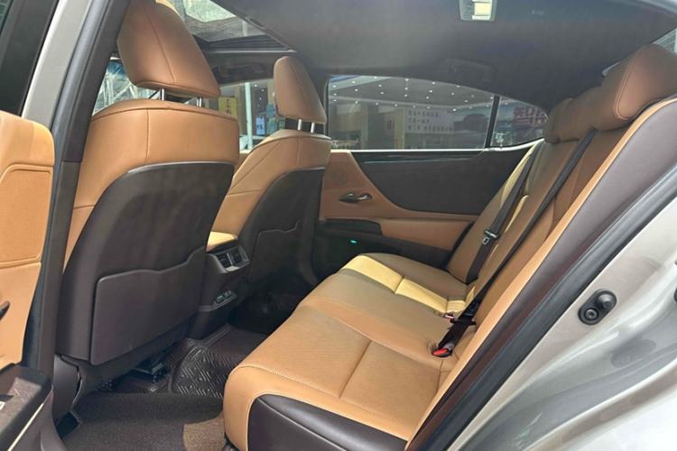 Used Lexus ES 2020 200 Excellence Edition
