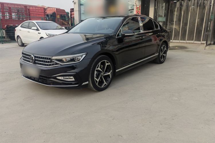 Used Volkswagen Magotan 2023 2 Million Units Limited Edition 330TSI DSG Leading Version
