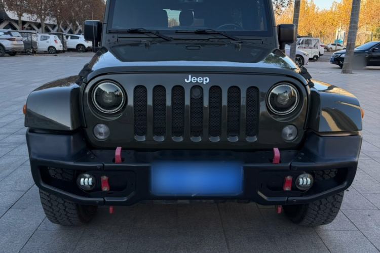Used  Wrangler 2014 3.0L Sahara Four-Door Edition