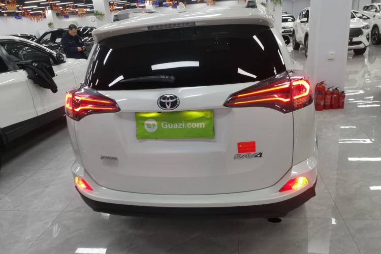 Used Toyota RAV4 2019 2.0L CVT Two-Wheel Drive Comfort Edition China VI Standard
