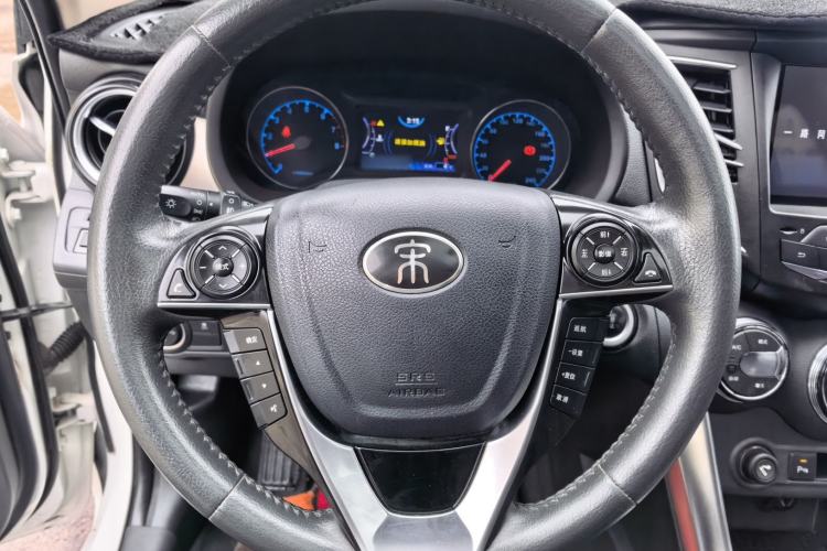 Used BYD Song 2016 GaiShi Edition 1.5TI Manual Elite Model
