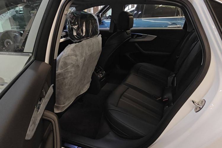 Used Audi A4L 2025 2 Million Units Enjoyment Version 40 TFSI Stylish and Dynamic Type
