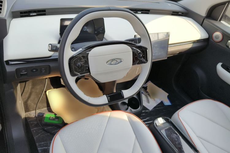 Used Chery Little Ant 2024 Refreshed Version Youth Edition 321 km Beloved Edition 29.23 kWh