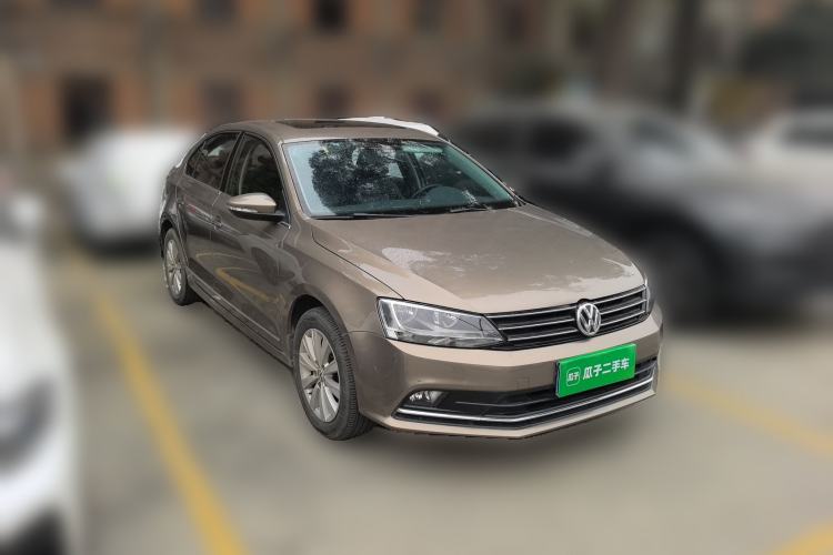 Used Volkswagen Sagitar 2015 1.6L Manual Comfort Model
