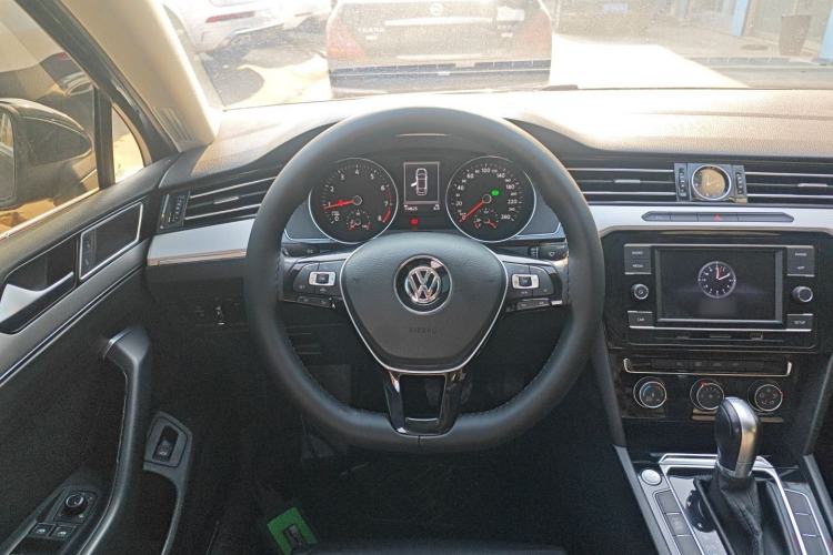 Used Volkswagen Magotan 2018 330TSI DSG Advanced Model
