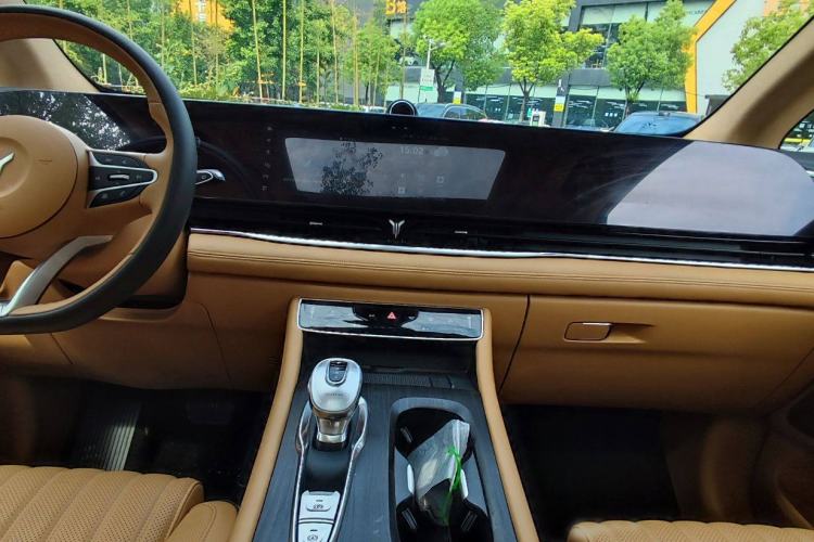 Used VOYAH Dream 2024 PHEV Ultra-Long Range Flagship Edition
