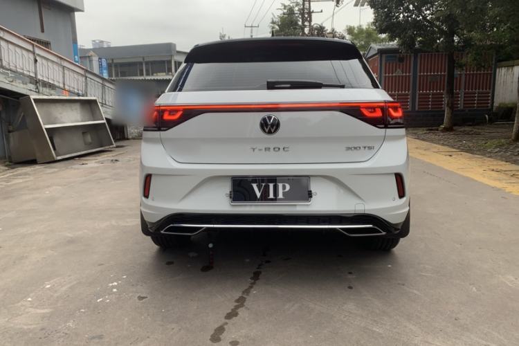 Used Volkswagen T-ROC 2023 300TSI DSG Two-Wheel-Drive Chen Guang Edition
