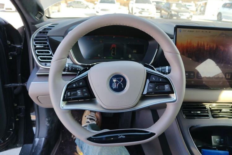 Used BYD Han 2024 EV Glory Edition 610 km All-Wheel Drive "Tian Shen Zhi Jia" Intelligent Driving Model