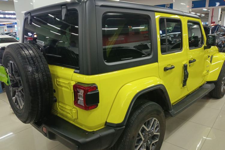 Used  Wrangler New Energy 2022 Four-Door 2.0T 4xe Sahara Fluorescent Yellow Limited Edition

