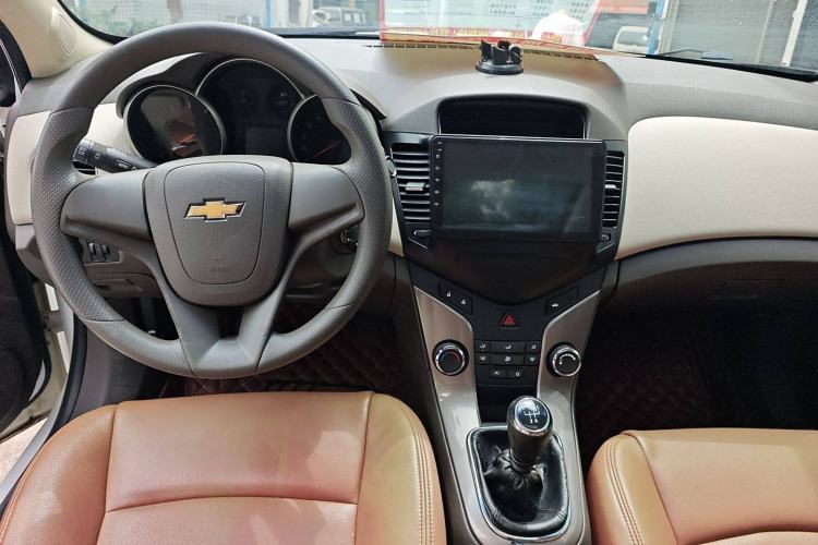 Used Chevrolet Cruze 2015 1.5L Classic SE MT
