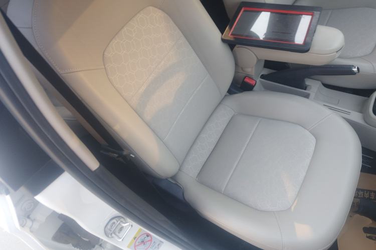 Used Volkswagen Santana 2015 1.6L Manual Comfort Edition
