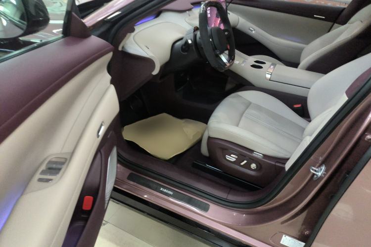 Used  YU7 2025 Ultra-Long Range High-Performance All-Wheel-Drive Max Edition