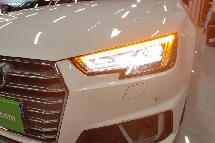 Used Audi A4L 2019 40 TFSI Fashion Edition China VI Emission Standard