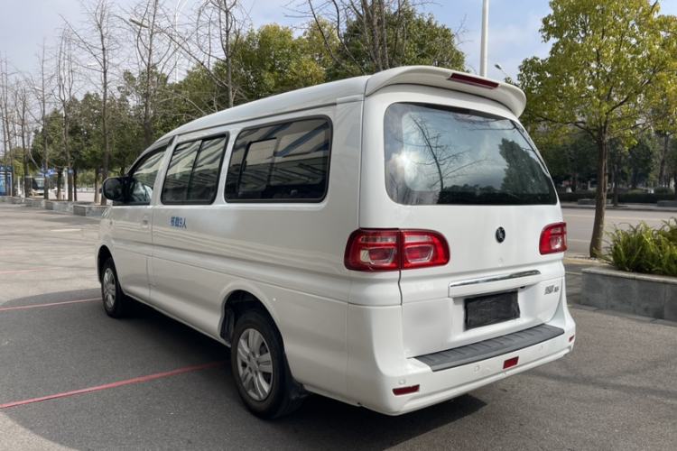 Used FORTHING Lingzhi 2023 M5L 1.6L Comfort 9-Seater
