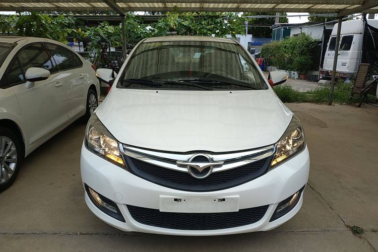 Used Haima M3 2014 1.5L manual Comfort trim level
