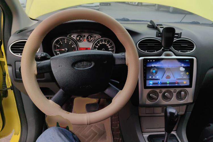 Used Ford Focus 2013 Hatchback Classic 1.8L Automatic Base Model
