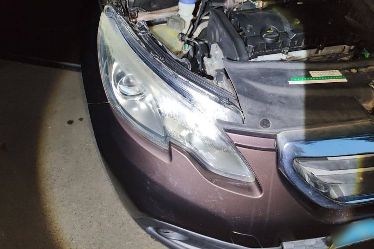 Used Peugeot 2008 2014 1.6L Manual Fashion Edition
